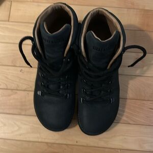 Worn twice Dark grey waterproof leather Birkenstock hiking boots. Size 38.
